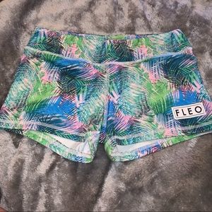 Fleo shorts medium